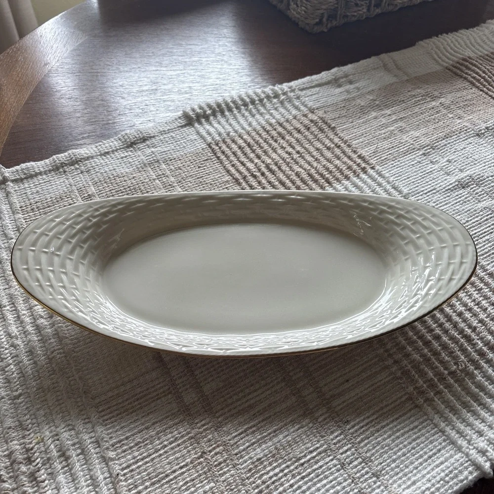 Lenox Ivory Basket Weave Oval Serving Dish w/ Gold Trim 13 3/4